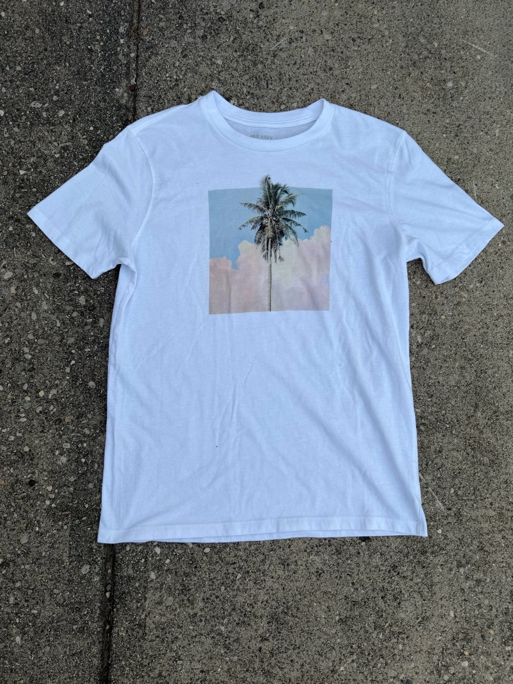 Old Navy White T-Shirt with Palm Tree Graphic
